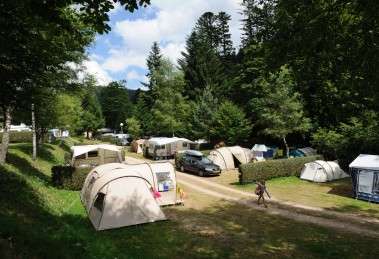 13-m-laurent-camping-belle-hutte-3-379x259-372